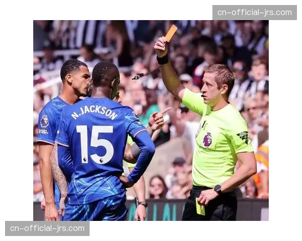 英超欧冠资格争夺白热化 曼联切尔西利物浦积分接近陷混战